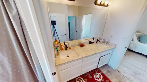 Bath - 1051 N Coventry Ave, Clovis, CA 93611 photo 7 of 7