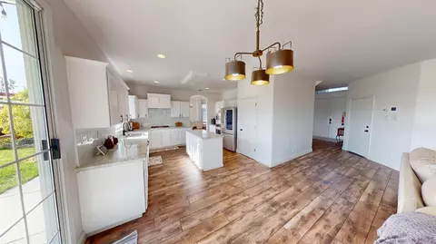 Kitchen - 1051 N Coventry Ave, Clovis, CA 93611 photo 4 of 5