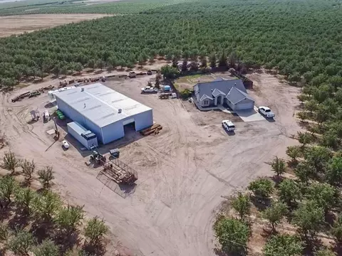 14155 Buchanan Holw, Le Grand, CA 95333