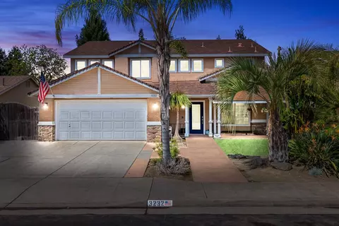 3232 Greenfield Ave, Clovis, CA 93611