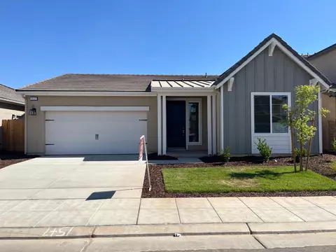 1277 Cathedral Ct S, Madera, CA 93636