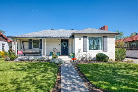 2534 N Vagedes, Fresno, CA 93705
