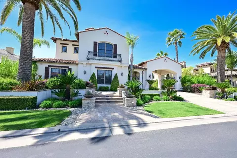11351 N Knotting Hill Dr, Fresno, CA 93730