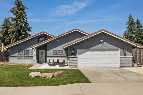 2327 Polson Ave, Clovis, CA 93611