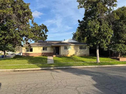 6226 N 6th St, Fresno, CA 93710