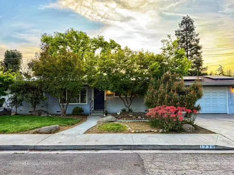 1239 N Hollywood Dr, Reedley, CA 93654