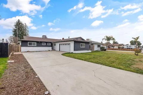 921 Princeton, Visalia, CA 93277