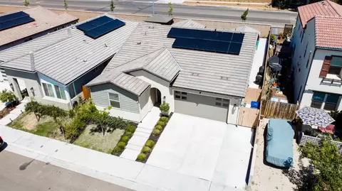 3395 Las Rosas Ave, Clovis, CA 93619