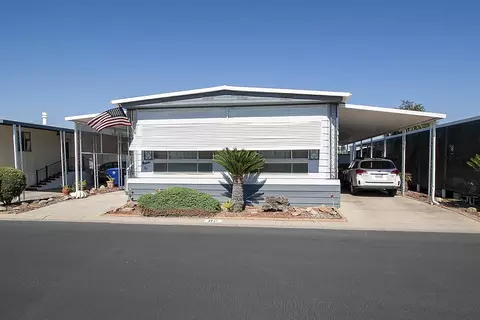 1001 Sylmar Ave #80, Clovis, CA 93612
