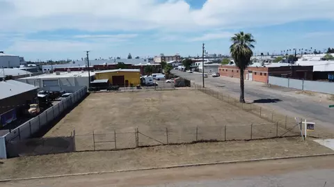 1904 S Sarah St, Fresno, CA 93721