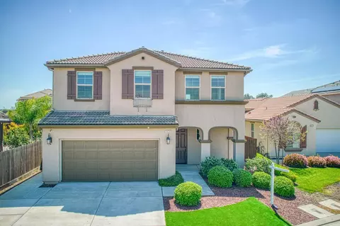 3520 Taylor Ln, Clovis, CA 93619