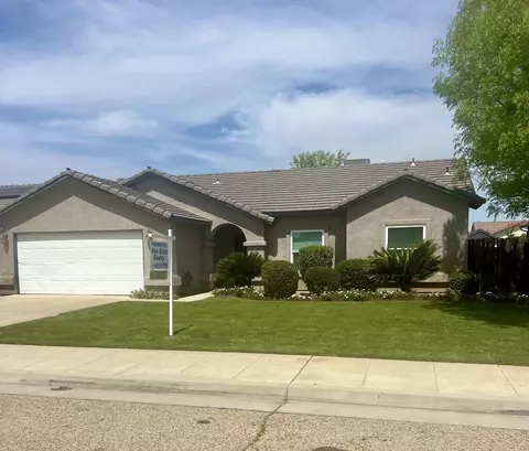 1020 Sequoia Ct, Fowler, CA 93625