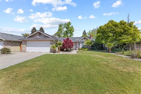 5824 W Judy Ct, Visalia, CA 93277