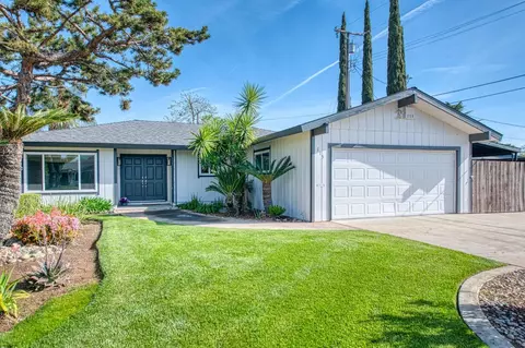 115 8th St, Clovis, CA 93612