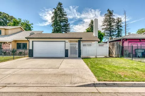 4327 W Brown Ave, Fresno, CA 93722