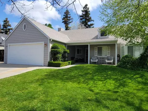 893 N Chapel Hill Ave, Clovis, CA 93611