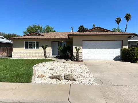 673 W Pico Ave, Clovis, CA 93612