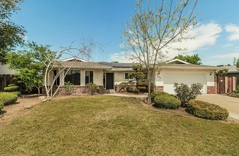 596 W Herbert Ave, Reedley, CA 93654