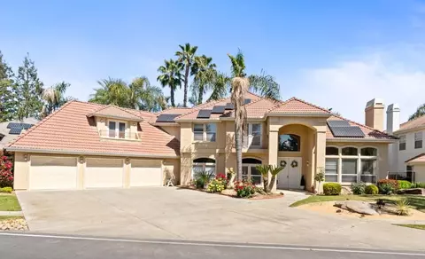 6022 W Sweet Dr, Visalia, CA 93291