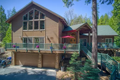 42725 Granite Cir, Shaver Lake, CA 93664