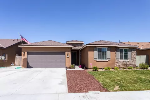 2529 Lindquist St, Kingsburg, CA 93631