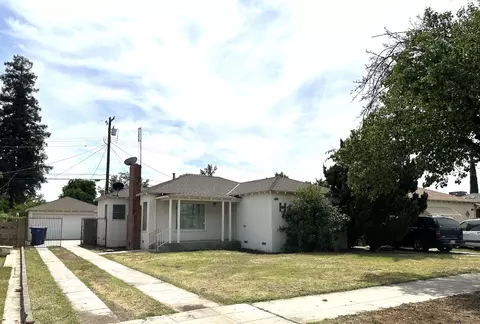 3062 E Simpson Ave, Fresno, CA 93703