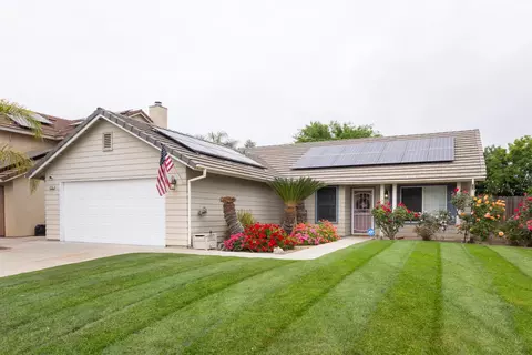 353 E Hollow Way, Dinuba, CA 93618