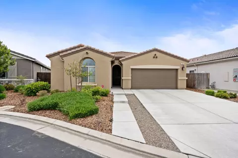 3886 Cael Ln, Clovis, CA 93619