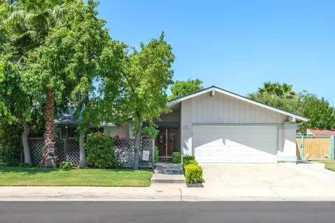 422 Whittier Ave, Clovis, CA 93611