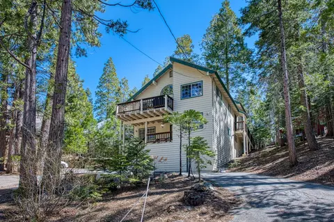 42153 Hemlock Ln, Shaver Lake, CA 93664