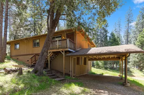 7112 Snyder Ridge Rd, Mariposa, CA 95338