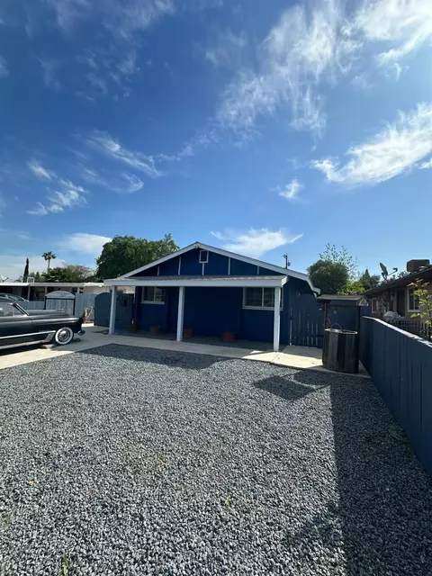 224 K St, Sanger, CA 93657