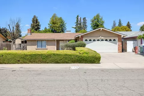 1418 Huntsman Ave, Selma, CA 93662
