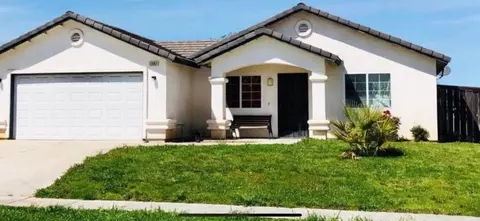 1493 Lacreta Ave, Madera, CA 93638