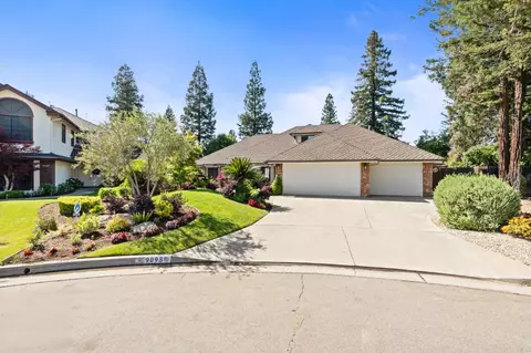 9093 N Cherryhill Ln, Fresno, CA 93720