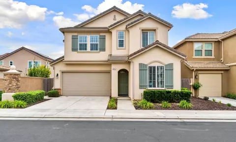 2067 E Axelson Dr, Fresno, CA 93730