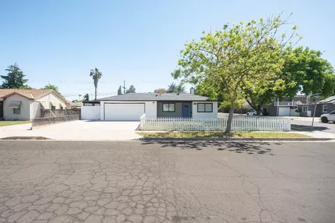 1806 N Vagedes Ave, Fresno, CA 93705