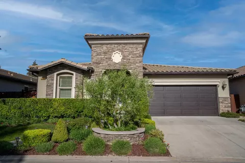 11354 N Via Montessori Dr, Fresno, CA 93730