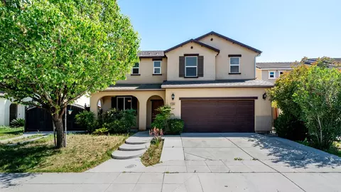 1388 Paseo Del Mar Pkwy, Madera, CA 93638
