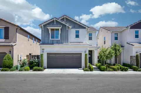 2822 N Sophie Dr, Fresno, CA 93727