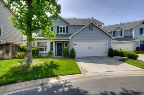 1091 E Monticello Cir, Fresno, CA 93720