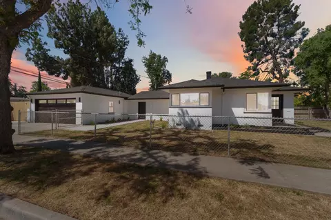 1105 W Clinton Ave, Fresno, CA 93705