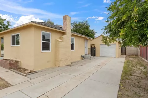 3385 Mayfair Dr N, Fresno, CA 93703