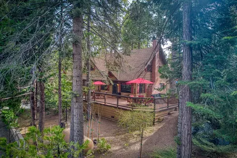 42055 Dogwood Rd, Shaver Lake, CA 93664