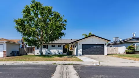 927 W Pico, Clovis, CA 93612