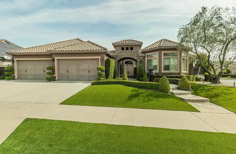 1807 N Rector Ave, Clovis, CA 93619