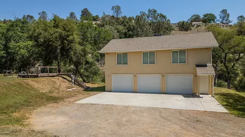31141 Lynx Ln, Prather, CA 93651 photo 1