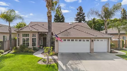 2476 E Soquel Cir, Fresno, CA 93720