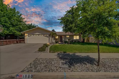 1880 S Balboa St, Tulare, CA 93274