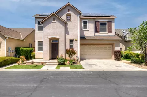 619 W Casanova Ln, Clovis, CA 93619
